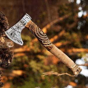 Hacha Vikinga Premium de Acero al Carbono Forjado a Mano de Alta Calidad con Grabado a Mano y Funda de Cuero Fino para Exteriores - Product Image 5