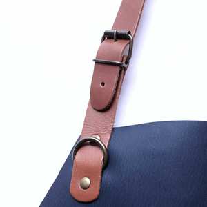 Tablier en cuir pour bouchers et transformation de la viande, logo personnalisé imprimé, ajustable, pour un ajustement confortable - Product Image 4