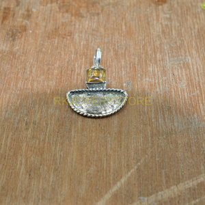 Collar con Colgante de Media Luna Texturizado Hecho a Mano con Plata de Ley 925 y Piedra Preciosa de Citrino Natural - Product Image 5