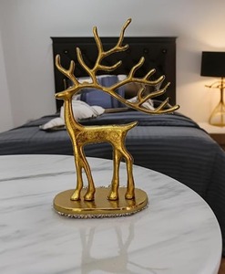 Élégant décor de table renne doré Accent de luxe pour la maison affichage de noël bureau ou style de célébration festive - Product Image 5
