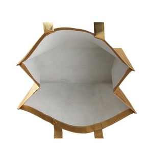 Sac à main en tissu non tissé écologique avec bandoulière, sac de shopping réutilisable de luxe en or métallique pour le sport et la gym - Product Image 5