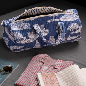 Bolsa de Viaje Deportiva Informal de Lujo Indigo, Acolchada, de Gran Capacidad, de Tela de Algodón, con Cierre de Cremallera, de Alta Calidad - Product Image 1