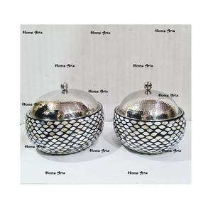 Lot de 3 casseroles différentes en bois et nacre avec couvercle en acier martelé - Product Image 2