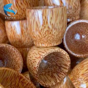 Taza de madera de coco sin residuos para bebidas ecológicas - Product Image 6