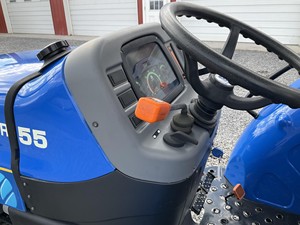 รถแทรคเตอร์ดีเซลขนาด55 4WD สำหรับรถลากในสวนรถแทรกเตอร์ตีนตะขาบพร้อมเครื่องยนต์70HP - Product Image 5