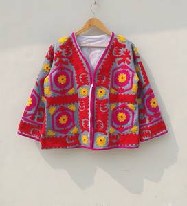 Chaqueta Acolchada Floral Bohemia de Última Moda para Mujer, Hecha a Mano, Bordada con Terciopelo Suzani, 100% Algodón, Cortavientos para Primavera, Otoño e Invierno - Product Image 1