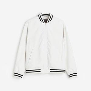 Blouson Bomber Homme Personnalisé de Qualité Supérieure en Tissu Satiné avec Broderie Chenille et Lettres de Baseball – Prix Abordable - Product Image 6