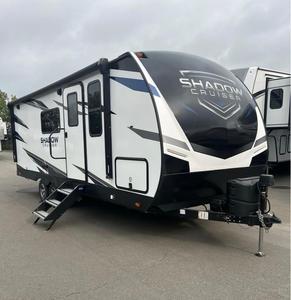 Autocaravana Moderna con Remolque de Viaje, Color Rosa Acero Inoxidable, Capacidad para 6 Personas, Diseño Confortable - Product Image 2