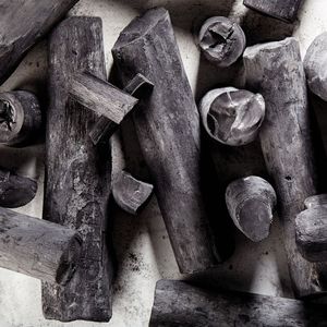 Natural Hardwood Charcoal Briquettes Machine-Made Hexagonal Shisha Charcoal Lump Eco-Friendly Product - Product Image 2