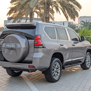 รถยนต์โตโยต้าแลนด์ครุยเซอร์ ปราโด รุ่น KEI เกียร์ธรรมดา/อัตโนมัติ เครื่องยนต์ดีเซล 8 ลิตร รถมือสองสำหรับขาย - Product Image 1