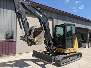Miniexcavadora John Deere 2023 Usada, en Buen Estado, 60 Toneladas de Peso Operativo, Motor Yanmar, Bomba de Válvula Hidráulica Enerpac, Alta Eficiencia - Product Image 3