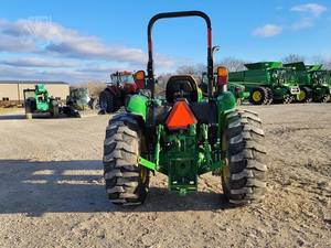 2022 Johnn Deere 5045E Mini Tractor 4WD Rueda 160HP Potencia nominal 4x4 Tipo de accionamiento para uso agrícola - Product Image 6