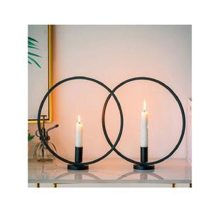 Ensemble de piliers en métal rustique et de bougeoirs à bougies votives, parfait pour la décoration de table, de sol, de patio, de jardin ou de salon - Product Image 1