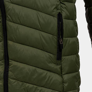Vente en gros 2022 Doudoune à capuche en satin personnalisé Hiver imperméable unisexe avec décoration en fourrure et impression de logo - Product Image 5