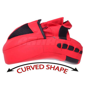 Almohadilla de Muay Thai de cuero PU con correas fuertes y absorción de golpes Almohadilla tailandesa de boxeo acolchada gruesa para una práctica segura y cómoda - Product Image 4