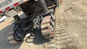 Fraiseuse Wirtgen W2000 avec pompe, capacité de 2000 tonnes/heure, puissance de 447 kW, équipement de réparation routière - Product Image 3