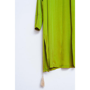 Kimono Verde Satinado con Decoración de Borlas para Usar como Prenda Exterior - Product Image 1