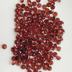 พลอยโกเมนสีแดงธรรมชาติ 4 มม. ทรงกลมเจียระไนแบบบริลเลียนท์ คุณภาพดีที่สุด สำหรับทำเครื่องประดับ - Product Image 4