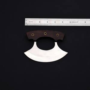 มีดอลาสก้าอูลูเหล็กกล้าคาร์บอน พร้อมปลอกหนัง ด้ามไม้พะยูงตีขึ้นรูปเอง ทำด้วยมือ มีดครัว OEM ระดับมืออาชีพ - Product Image 6
