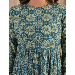 ชุดเดรสอานาร์กาลีผ้าจอร์เจตต์สีเขียวทะเลพิมพ์ลายด้วยมือแบบอินเดีย ตัดเย็บแบบสัลวาร์ คามีซ  ลายวาดด้วยมือ - Product Image 2