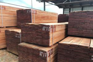 Poutres en bois massif de pin pour extérieur, économiques et résistantes à la déformation, en bois thermique modifié (Thermowood), à vendre. - Product Image 4