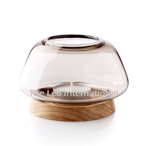 Portavelas de Huracán Redondo de Metal y Vidrio con Acabado Plateado para Decoración del Hogar y Mesa de Navidad - Product Image 2