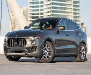 Maserati Levante GranLusso 2018, V6 biturbo de 345 ch, transmission intégrale, couleur Verde Ossido Metallic - Product Image 1