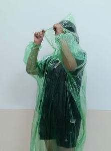 Ropa impermeable PE ligera portátil de fábrica de Vietnam impermeable desechable para exteriores precio competitivo - Product Image 4