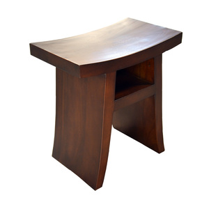 Tabouret d'appoint artisanal en acajou élégant 45x47x27cm, siège polyvalent en bois massif fait à la main pour la cuisine, finition naturelle - Product Image 1