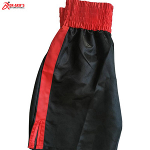 Short de combat MMA pour hommes, vente en gros OEM, vêtements de sport simples en polyester noir, vêtements de sport sublimés personnalisés pour les arts martiaux - Product Image 2