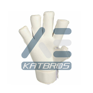 ถุงมือผู้รักษาประตูฟุตบอลสำหรับฝึกซ้อมแบบขายส่ง ผลิตจากยางลาเท็กซ์คุณภาพสูง ทรงพอดีมือ เหมาะสำหรับการฝึกซ้อมฟุตบอลทุกวัน - Product Image 3