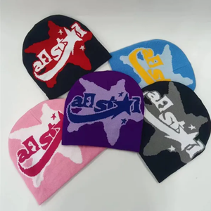 Gorro de punto Jacquard cálido de invierno personalizado del fabricante, gorro frío sin puños con letras de tendencia europea americana de lujo, gorro táctil de diseñador - Product Image 5