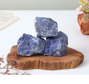 Precio al por mayor de piedra de cristal de sodalita natural de ágata Soha cruda para decoración y manualidades y equilibrio energético a la venta - Product Image 1
