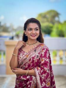 Saree en soie douce pure viscose avec design de tissage Zari pour femme - Product Image 5