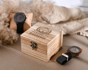 Caja de reloj de madera cuadrada clásica de lujo más vendida hecha a mano en Vietnam con tapa de vidrio y cerradura dorada - Product Image 5