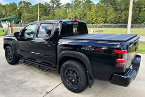 Nissan Frontier PRO-4X Crew Cab 4x4 Plus 2023 Usada en Excelentes Condiciones, Sin Accidentes, Volante a la Izquierda/Derecha - Product Image 3