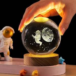 Boule de cristal 3D Desidiya Art Déco Lampe de nuit LED Support en silicone Sphère en verre Décoration d'intérieur Cadeau pour le Ramadan Diplôme Femmes Hommes - Product Image 4