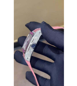 Montre en verre de quartz haut de gamme sertie de moissanite et de diamants, avec des détails de pierres précieuses précis, une structure harmonieuse, élégante et luxueuse - Product Image 6