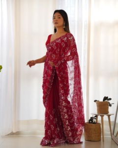 El último Sari de trabajo bordado de secuencia de seda Georgette de diseñador por Fab Zone - Product Image 5