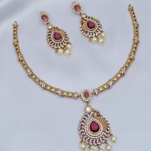 Conjunto de collar chapado en oro de diseño exclusivo de pulido mate de la mejor calidad de diseñador con pendientes para colección de boda para mujer - Product Image 1