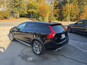 Vente en gros 2017 pour Volvo V60 Cross Country AWD T5 Premier 4dr Wagon Sièges en cuir de voiture d'occasion sans accident Direction arrière gauche - Product Image 3