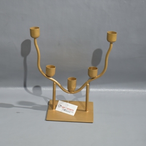 Bougeoir moderne en métal à 5 bras avec finition dorée et fer pour décoration de mariage et de Noël ou présentoirs de bougies votives - Product Image 3