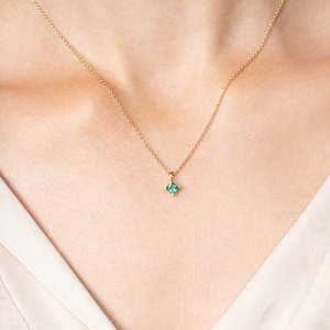 Collier à fine chaîne Klara Emerald - Product Image 5