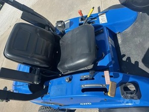 Tracteur de jardin bleu 4 roues motrices avec moteur, facile à utiliser - Product Image 5