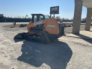 Boîtier robuste SR210B Skid Steer en stock maintenant parfait pour les entrepreneurs qui ont besoin de performances et de fiabilité sans compromis - Product Image 4