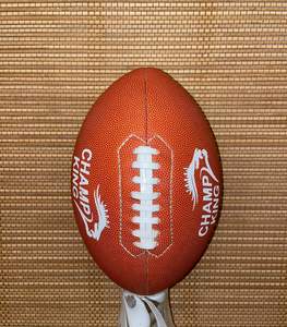 Ballon de football américain Entraînement sportif avec logo imprimé Fabriqué officiellement en cuir durable PVC PU TPU Caoutchouc - Product Image 3