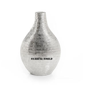 Maceta de metal con acabado plateado Florero hecho a mano de calidad superior Recién llegado Maceta de metal al por mayor - Product Image 4