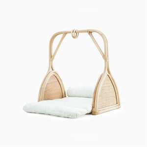 Ensemble cadeau personnalisable style unique pour nouveau-né en bois playgym jouets pour bébés rotin activité intérieure jouer tapis de gym - Product Image 1