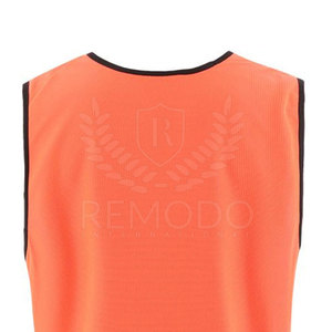 Baberos de entrenamiento reversibles hechos de tela de malla transpirable para un uso cómodo Baberos de entrenamiento reversibles - Product Image 4