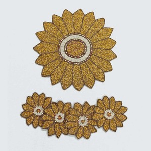 Diseño de girasol con cuentas de vidrio hecho a mano mesa de comedor decoración Mantel y posavasos conjunto para boda - Product Image 1